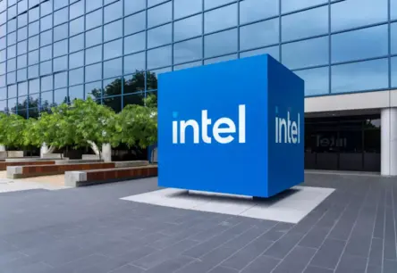 Intel smaga krīze: Tūkstošiem darbinieku zaudē darbu, uzņēmums cīnās ar zaudējumiem un MI izaicinājumiem