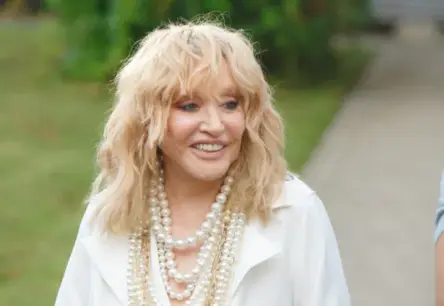 Intriga Krievijā: Kāpēc tiesas noraida prasības pret Allu Pugačovu?