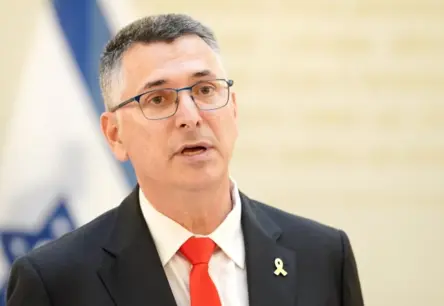 Izraēlas Ārlietu Ministrs Gideons Sārs: Irānas Ierobežošana — Atslēga Eiropas Drošībai un Latvijas Alianse