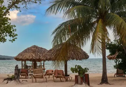 Jamaika pēc viesuļvēja Melisa cenšas atjaunoties pirms tūrisma sezonas