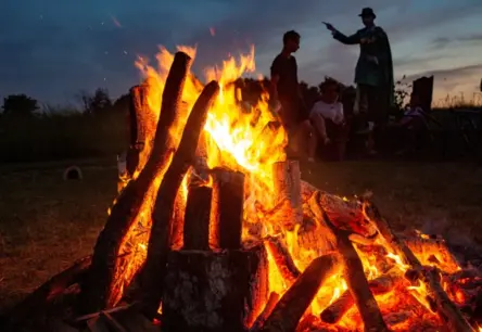 Jāņu nakts noslēpumi: Kur Latvijā līgoja sausumā, un kur gāzās kā ar spaiņiem? Meteorologu analīze