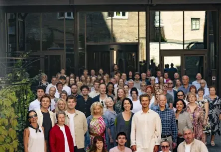 Jaunais Rīgas teātris uzsāk jauno sezonu ar moto “Kritiens augšup” un gaidītiem iestudējumiem