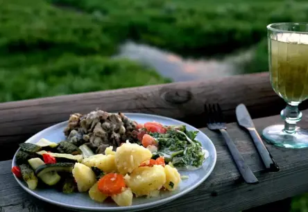 Jūlija Receptes: Vasaras Sirds Plaukst Vietējo Labumu Pārbagātībā