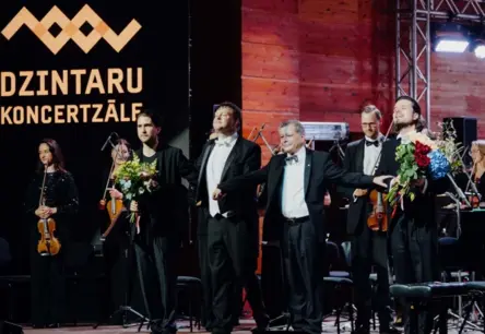 Jūrmalas festivāls vērienīgi atklāts ar "Trīs Osokinu" triumfu Dzintaru koncertzālē, pulcējot arī Vējoņus un Zatlerus