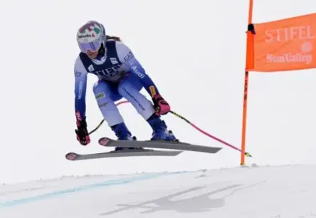 Kalnu slēpošanas zvaigznei Martai Basīno lauzta kāja – dalība OS zem jautājuma zīmes