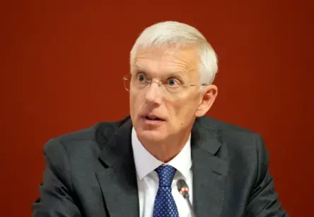 Kariņa lidojumu lietā apsūdzēts bijušais Valsts kancelejas vadītājs; prokuratūra neatklāj par citām personām