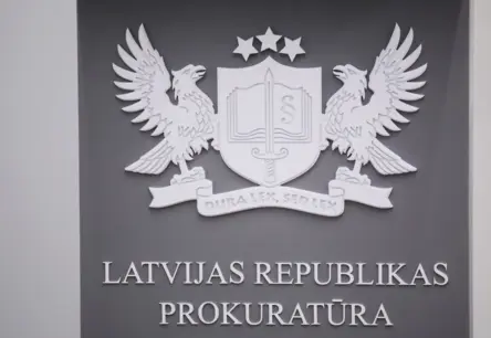 Kariņa lidojumu lietā apsūdzēts bijušais Valsts kancelejas vadītājs; prokuratūra par citām personām klusē