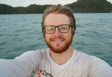 Kārlis Bardelis apprecas divreiz: neordināras kāzas un mīlestības apliecinājums