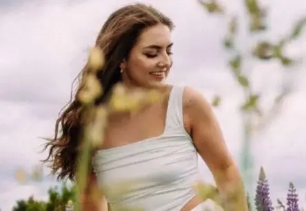 Keitta izdod jaunu singlu “Vēl nē” – sirsnīgu vēstījumu par bērnības atmiņām un pieaugšanas slieksni