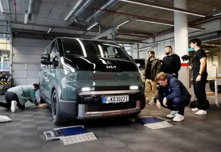 Kia PV5 Cargo uzstāda Ginesa pasaules rekordu: gandrīz 700 km ar vienu uzlādi