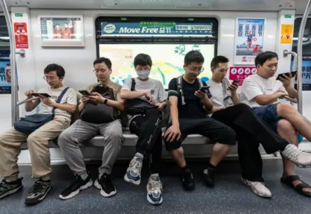 Ķīna ievieš «digitālo higiēnu»: sociālajos medijos vairs nav vietas pesivismam