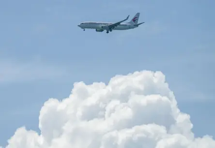 Ķīnas aviokompānijas iebilst ASV plāniem aizliegt lidojumus virs Krievijas