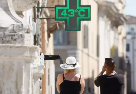 Klimata krīze Eiropā: Nepieredzēts karstuma vilnis lauž rekordus un maina dzīvi