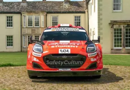 Koša kā liesma: sesks un francis atklāj elpu aizraujošu wrc auto dizainu igaunijas rallijam