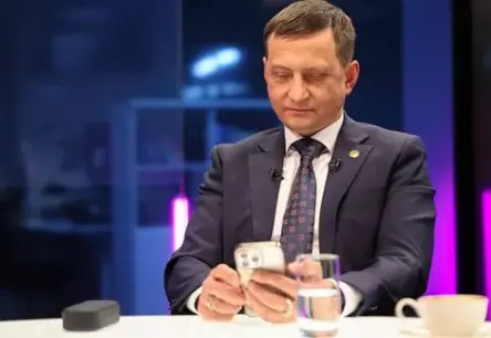 Krauzes drastiskais aicinājums: atļaut medīt lāčus, kas ienākuši pagalmā, raisa plašas diskusijas