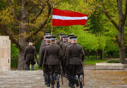 Kremļa Vēstures Kropļošana: Latviešu Nacistu Stigma un Tās 70 Gadu Cilpa