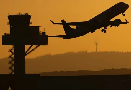 Kremlis eskalē "pelēkās zonas" karu: NATO un ES meklē atbildes Krievijas GPS traucēšanai un hibrīddraudiem