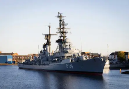 Krievijas iznīcinātājs pārlidojis Vācijas karaflotes kuģi Baltijas jūrā