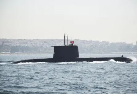 Krievijas zemūdene ar "Kalibr" raķetēm negaidīti uzpeldējusi pie Francijas krastiem