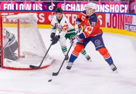 Latviešu hokejisti Balcers un Dzierkals spīd IIHF Čempionu līgā, kaldinot komandu uzvaras