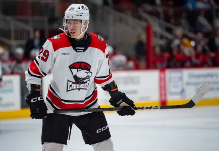 Latviešu hokejisti Sandis Vilmanis un Dans Ločmelis ar rezultatīvām piespēlēm AHL mačos