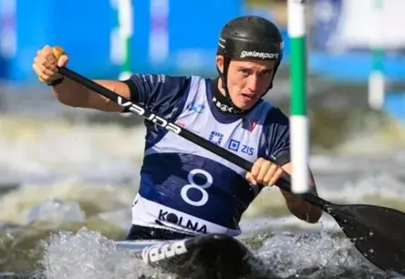 Latviešu izcelsmes airētājs diskvalificēts uz diviem gadiem par intīma video publicēšanu lidmašīnā