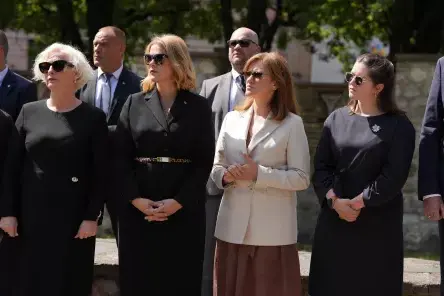 Latvijā Piemiņas Diena Holokausta Upuriem: Saeimas Priekšsēdētāja D. Mieriņa Aicina uz Cilvēcības un Taisnīguma Stiprināšanu "Nekad Vairs" Gara Vārdā