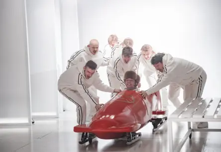 Latvija pirmo reizi pārstāvēta Olimpisko spēļu Kultūras olimpiādē ar Liepājas teātra izrādi "Latviešu raķetes"