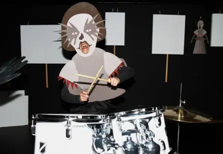 Latvijas Leļļu teātris Aicina uz Provokatīvu Monoizrādi "Nē! Nē! Nē!" par Protestu un Lellēm