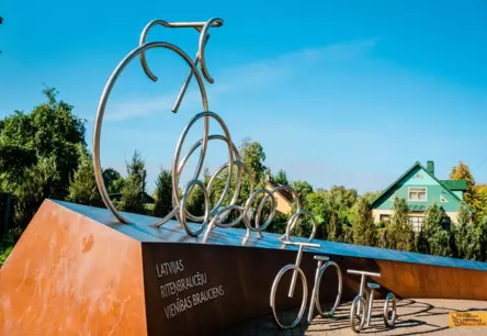 Latvijas Riteņbraucēju Vienības brauciens 2025: Jauns maršruts un paplašināts vides objekts gaida Siguldā