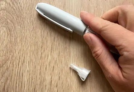 Lielbritānijā atklāta pasaulē lielākā nelegālu svara samazināšanas injekciju ražotne un kontrabandas operācija