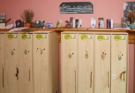 Liepājā aizturēts vīrietis, kas ziedzis skapīšus vairākos bērnudārzos