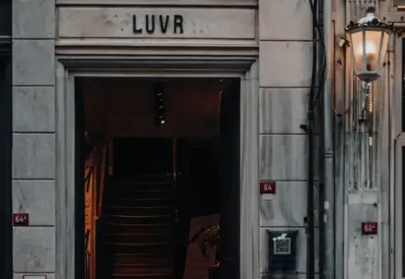 Luvra – "papīra cietoksnis"? Dārglietu zādzība atklāj dziļas drošības problēmas un iespējamu nodevību