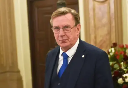 Māris Kučinskis pauž nopietnas bažas par valsts parādu, salīdzinot to ar "ātro kredītu"