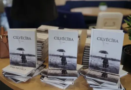 Mārtiņš Kanters debitē ar dzejas krājumu “Cilvēcība”: Aicinājums uz patiesumu un sevis meklējumiem