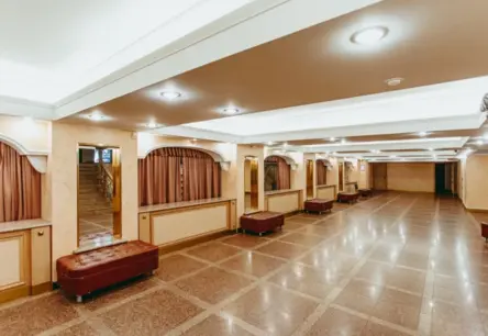 “Maskavas nams” astoņas reizes nav izdevies pārdot: kāpēc potenciālie pircēji baidās?