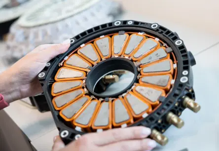 "Mercedes-Benz" meitasuzņēmums YASA uzstāda pasaules rekordu elektrodzinēju jaudas blīvumā