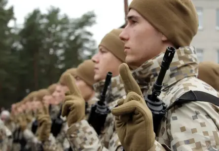 NBS karavīrs Alūksnē ar 2,7 promilēm ietriecas ēkā