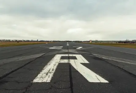 Neidentificētu dronu radītie incidenti Vācijas lidostās liek pastiprināt drošības pasākumus