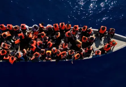 Nīderlandes tiesā sākta prāva pret apsūdzēto brutāla migrantu kontrabandas tīkla vadītāju