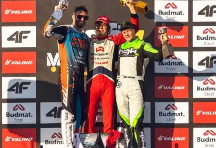 Nikolass Bertāns dramatiski izcīna pjedestālu haotiskajā „Drift Masters” posmā Rīgā