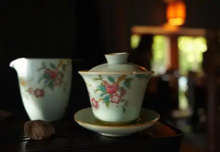 No imperatora galmiem līdz Latvijas oāzei: Tējas ceļojums cauri gadsimtiem