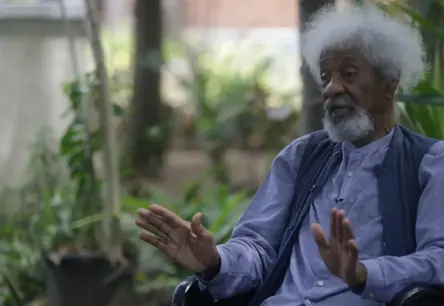 Nobela prēmijas laureātam Volem Šoinkam anulēta vīza uz ASV