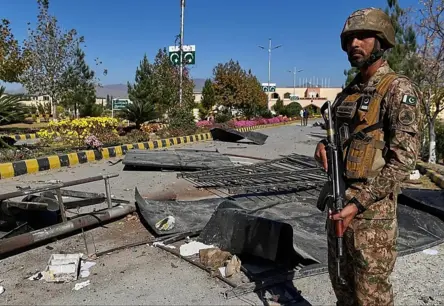 Pakistānā divi pašnāvnieku uzbrukumi – iesaistīti afgāņu tautības indivīdi, iekšlietu ministrs sniedz skaidrojumu