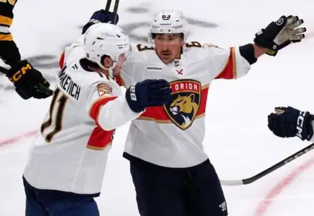 Pantheru atgriešanās triumfs: Mārčenda emocionālā spēle Bostonā noslēdzas ar uzvaru pār Bruins