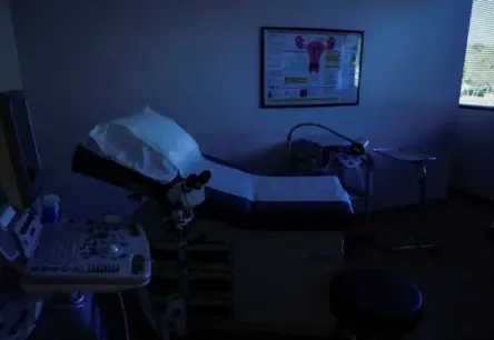 Parakstu vākšana pret obligātām konsultācijām pirms aborta: sabiedrība paudusi savu viedokli