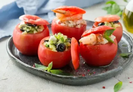 Pildīti tomāti divās variācijās: gardas uzkodas svētku galdam un ikdienai
