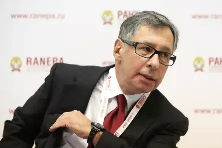 Pjotrs Avens Pārliecināts par Sankciju Atcelšanu: Latvijas Neregulārā Cīņa Pret Oligarhu Ietekmi