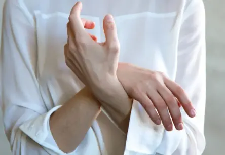 Plastmasas ēna pār kauliem: jauns pētījums atklāj, kā mikoplastmasa vājina skeletu