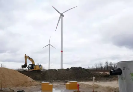 Polija Jaunā Enerģētikas Krustcelēs: Vēsturisks Zaļais Sasniegums Pretrunā ar Milzīgām Emisijām